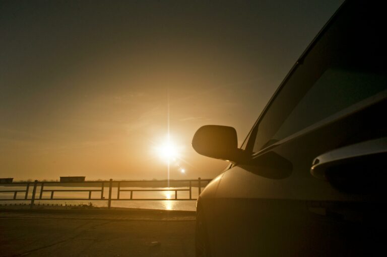 Protection solaire pour voiture : le guide québécois pour réduire chaleur et UV